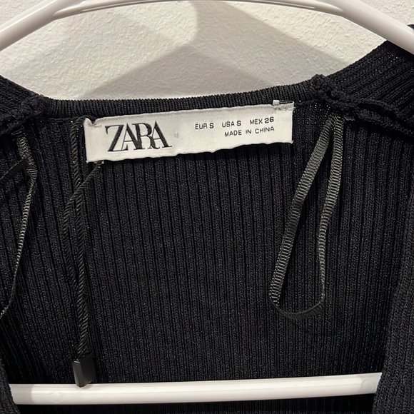 Zara women’s low-cut black long sleeve bodysuit - Picture 3 of 5